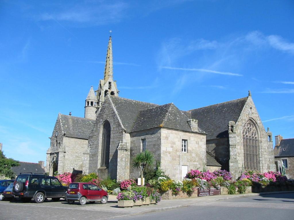 En Bretagne, villa de 2 à 8 pers , meublé de tourisme 3 étoiles nichée dans un écrin de verdure à 2500m de la plage Ploumilliau Esterno foto